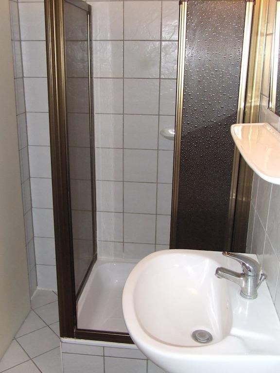Hotel Prima Piheno Miskolc Zimmer foto